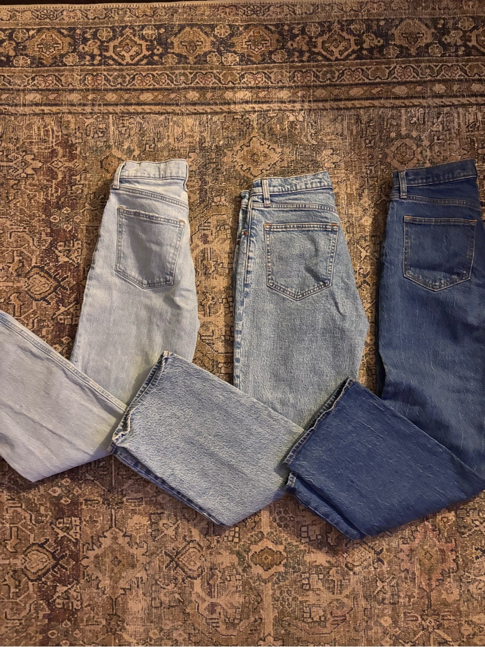 Abercrombie 90’s relaxed High-Rise Jeans - Light, Medium & Dark Blue